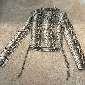 Snakeprint comfortable shirt